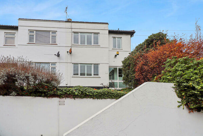 3 Bedroom Semi Detached House For Sale In Heron Hill, Belvedere, DA17