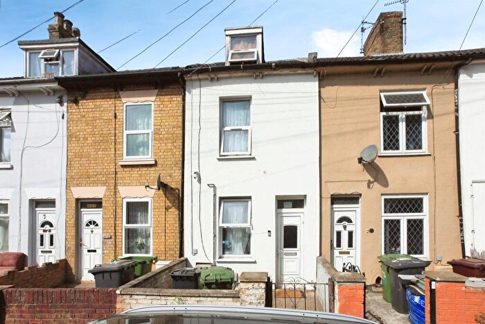 3 Bedroom Terraced House For Sale In Gladstone Street, Peterborough, PE1