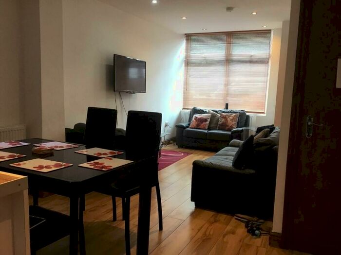 6 Bedroom Terraced House To Rent In Heeley Road, Birmingham, B29