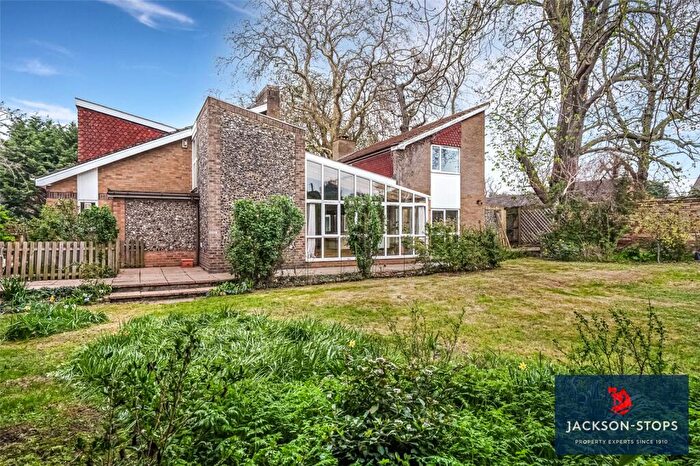 6 Bedroom Detached House For Sale In High Street, Lakenheath, Suffolk, IP27