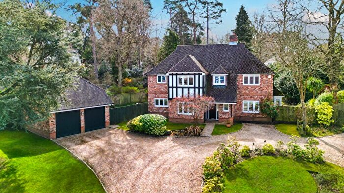 5 Bedroom Detached House For Sale In Chaucer Grove, Camberley, Surrey, GU15