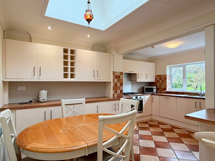 3 Bedroom Detached Bungalow To Rent In Cleveland Avenue, Mumbles, SA3