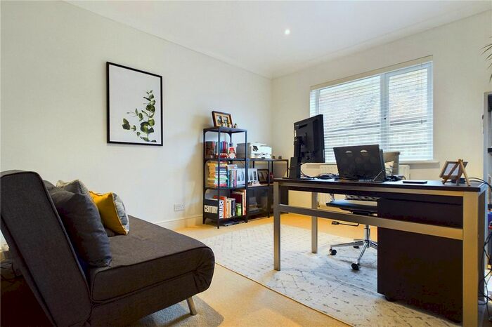 4 Bedroom Detached House For Sale In Picklepythe Lane, Beenham, Reading, Berkshire, RG7