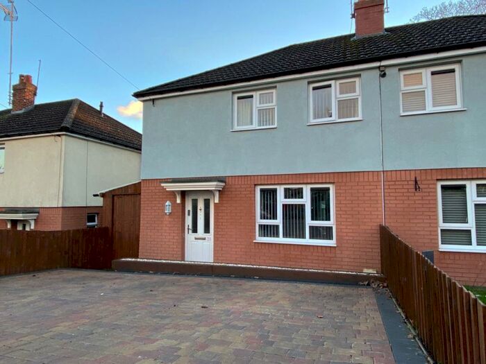 2 Bedroom Semi-Detached House To Rent In Wychwood Cresent, B26