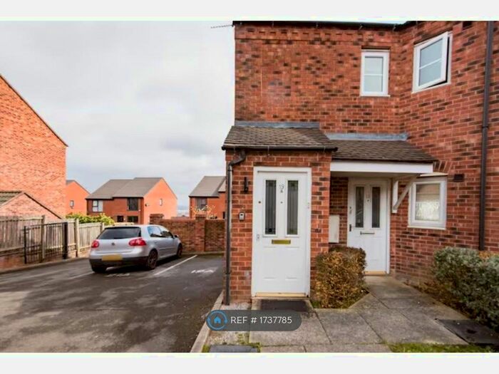 3 Bedroom Flat To Rent In Raynald Road, Sheffield, S2