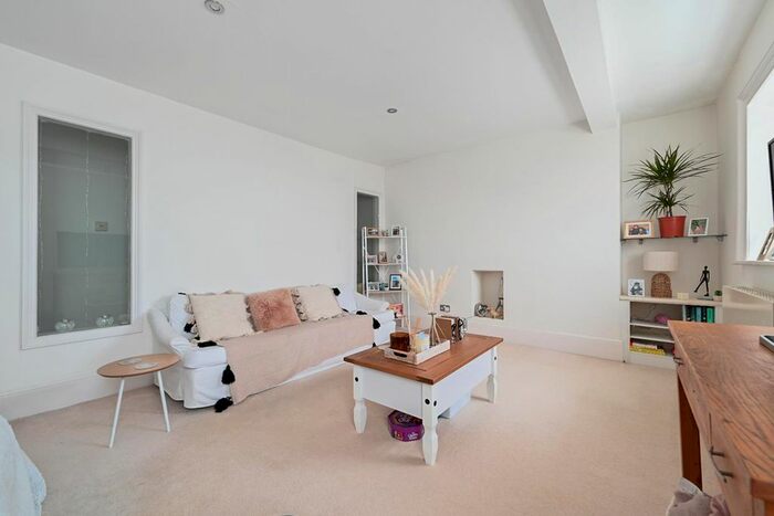2 Bedroom Flat To Rent In Arundel Terrace, Brighton, BN2