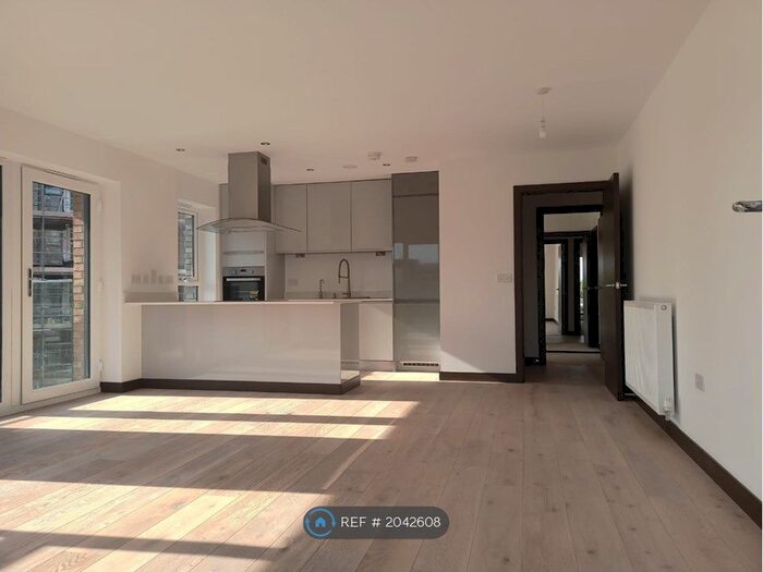 2 Bedroom Flat To Rent In Dartford, Kent, DA1