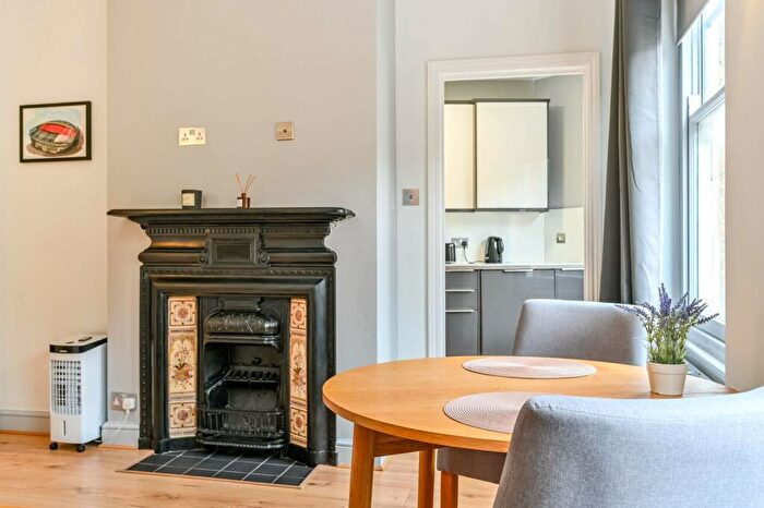 1 Bedroom Flat To Rent In Falkland Road, Kentish Town, NW5