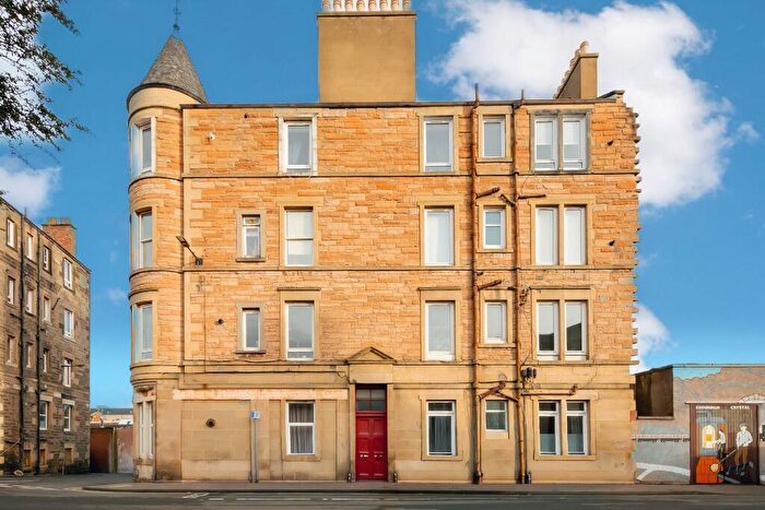 1 Bedroom Flat For Sale In Rossie Place, Abbeyhill, Edinburgh, EH7