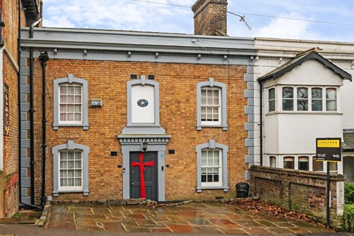 3 Bedroom Semi-Detached House To Rent In Old Hill Chislehurst, BR7