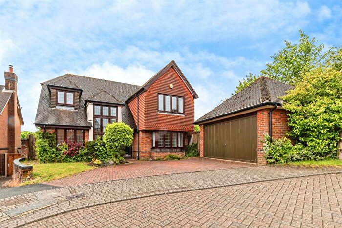 4 Bedroom Detached House For Sale In Grosvenor Close, Hatch Warren, Basingstoke, RG22