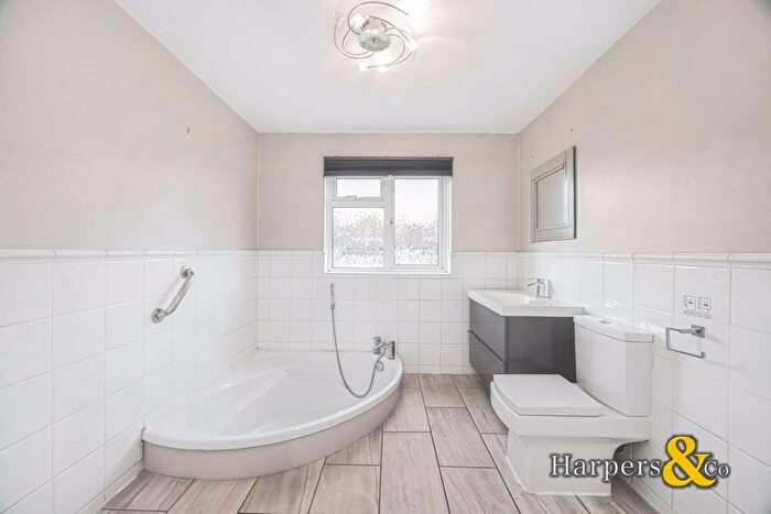 2 Bedroom Terraced House For Sale In Beaconsfield Road, Bexley, DA5