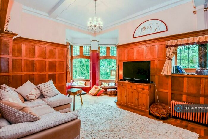 Studio To Rent In Heatherbank, Hindhead, GU26