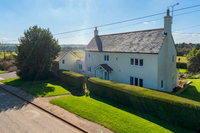 5 Bedroom Detached House For Sale In Banbury Road, Lower Boddington, Daventry, NN11