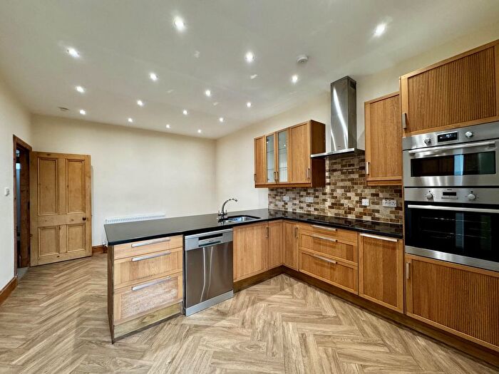 3 Bedroom Terraced House To Rent In Duthie Terrace, Aberdeen, AB10