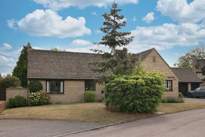 3 Bedroom Detached Bungalow For Sale In Paddock Close, Great Somerford, SN15