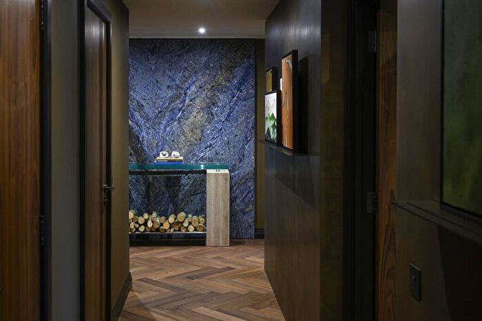 3 Bedroom Apartment For Sale In London Dock, Arrival Square, Wapping, E1W