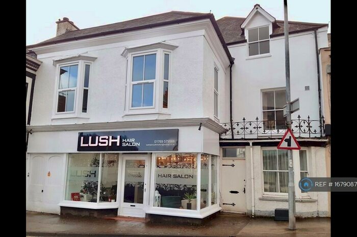 2 Bedroom Flat To Rent In Queen Street, South Molton, EX36