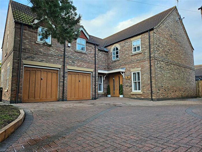 4 Bedroom Detached House For Sale In Commonside, Crowle, Lincolnshire, DN17