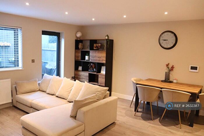 2 Bedroom Flat To Rent In Isabel House, South Croydon, CR2