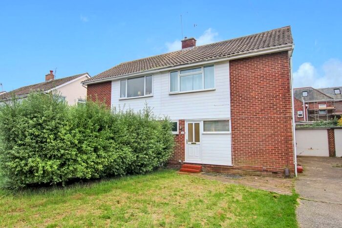 3 Bedroom Semi-Detached House To Rent In Pembury Close, Worthing, BN14