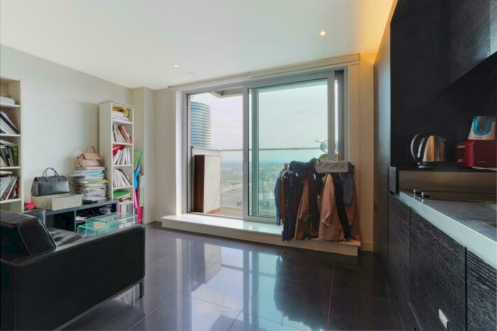 Apartment To Rent In Pan Peninsula, Canary Wharf, London, E14