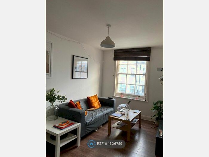 2 Bedroom Flat To Rent In Green Lanes, London, N4