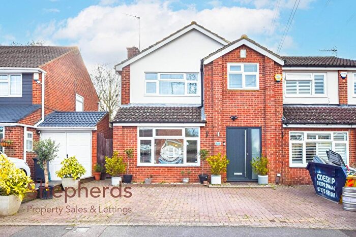 3 Bedroom Semi Detached House For Sale In Herongate Road, Cheshunt, EN8