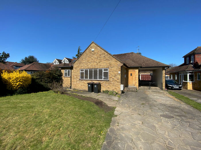 3 Bedroom Bungalow To Rent In Barfield Road, Bromley, BR1