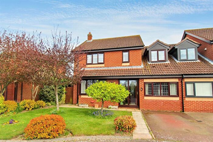 3 Bedroom Semi Detached House For Sale In Howard Way, Aylsham, Norwich, NR11