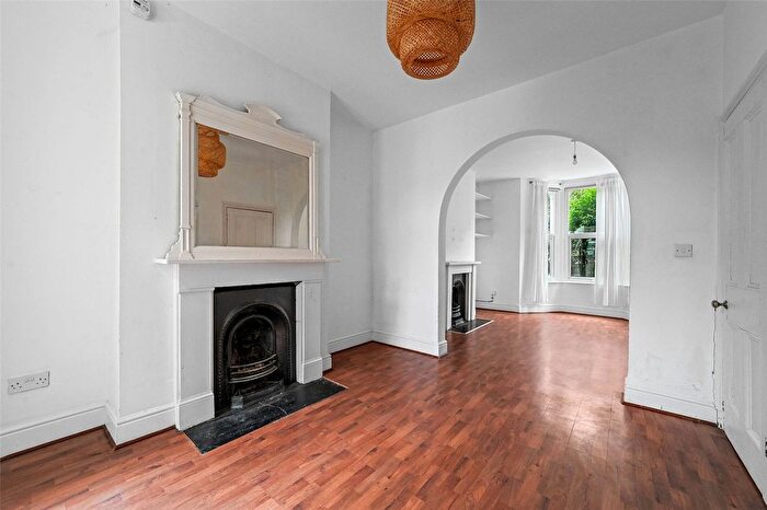 3 Bedroom Terraced House For Sale In Blurton Road, London, E5