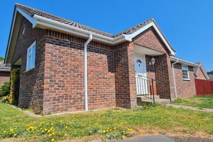 2 Bedroom Bungalow To Rent In Grange Gardens, Bembridge, PO35