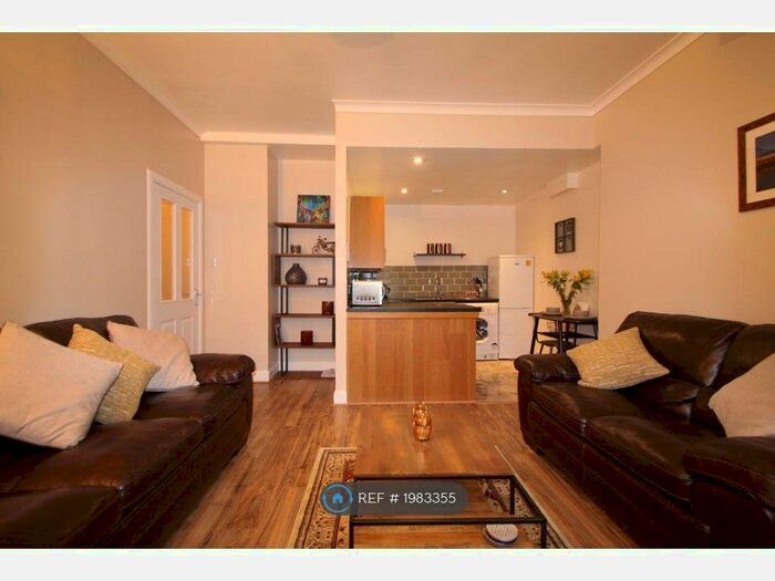 2 Bedroom Flat To Rent In Wilson Street, Glasgow, G1
