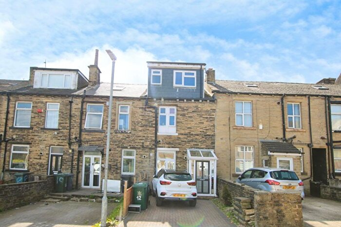 4 Bedroom Terraced House For Sale In Moor Terrace Bradford, BD2