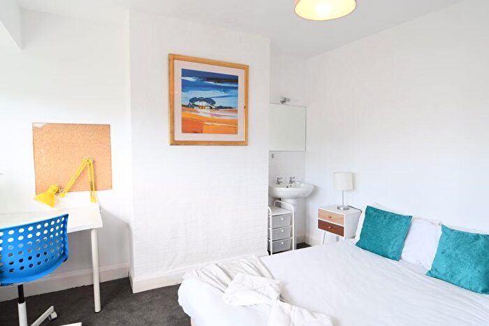 6 Bedroom Terraced House To Rent In Bevendean Crescent, Brighton, BN2