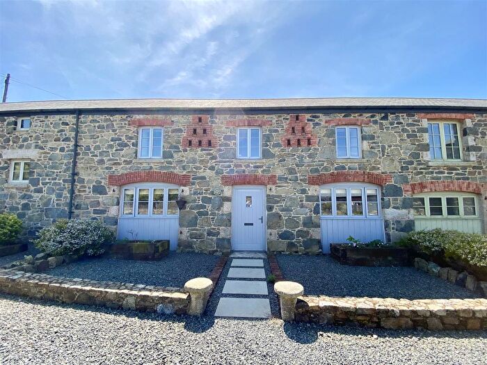 2 Bedroom Barn Conversion For Sale In Barn Conversion In Rural Setting, Mullion, TR12