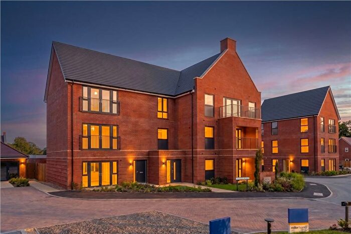 1 Bedroom Flat For Sale In "Orchard Type Second Floor" At Chobham Road, Frimley, GU16