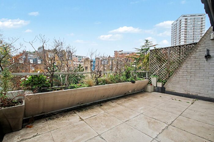 2 Bedroom Flat For Sale In St Georges Fields, Marble Arch, London, W2