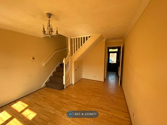 1 Bedroom Semi-Detached House To Rent In Sharpness Close, Hayes, UB4
