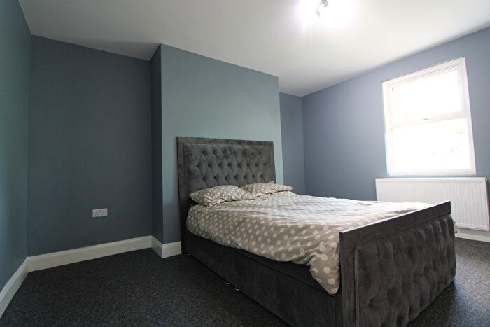 2 Bedroom Flat To Rent In Elmwood Road, Croydon, CR0
