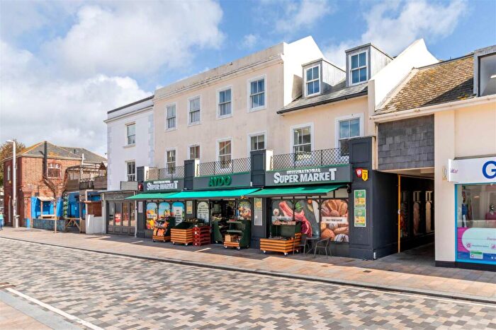 2 Bedroom Apartment For Sale In Portland Road, Worthing, BN11