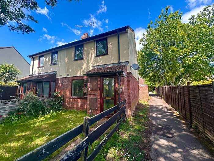3 Bedroom Semi-Detached House For Sale In Northwood Close, Norton Fitzwarren, Taunton, TA2
