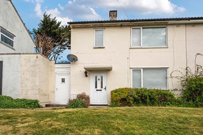2 Bedroom Semi-Detached House For Sale In Royal Avenue, Calcot, Reading, RG31