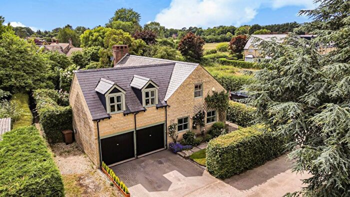 4 Bedroom Detached House For Sale In Hinton Road, Hinton Waldrist, Faringdon, SN7