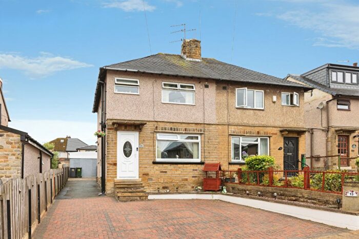 3 Bedroom Semi-detached House For Sale In Langdale Avenue, Bradford, BD8