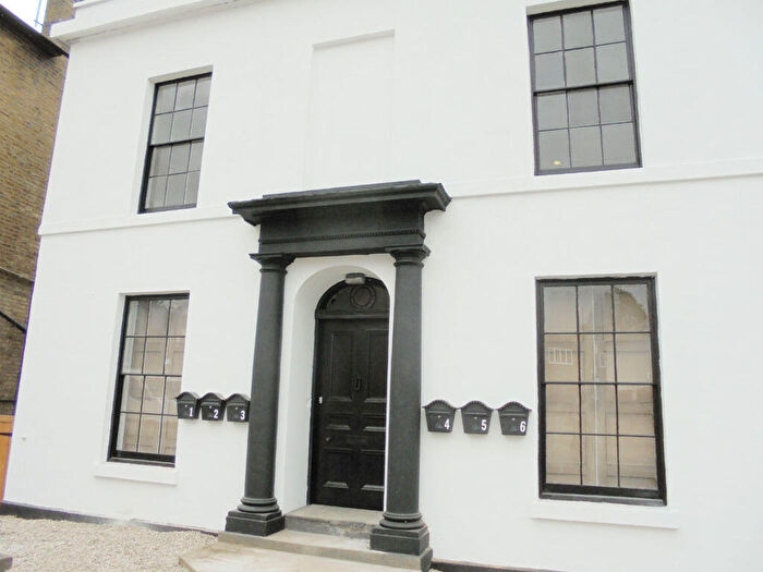 2 Bedroom Flat To Rent In Ashford Road, Maidstone, Kent, ME14