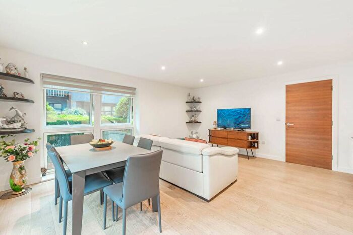 2 Bedroom Flat For Sale In Howard Road, Stanmore, HA7