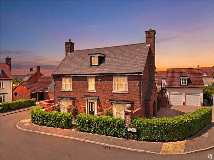 4 Bedroom Detached House For Sale In Standen Avenue, South Woodham Ferrers, Chelmsford, Essex, CM3