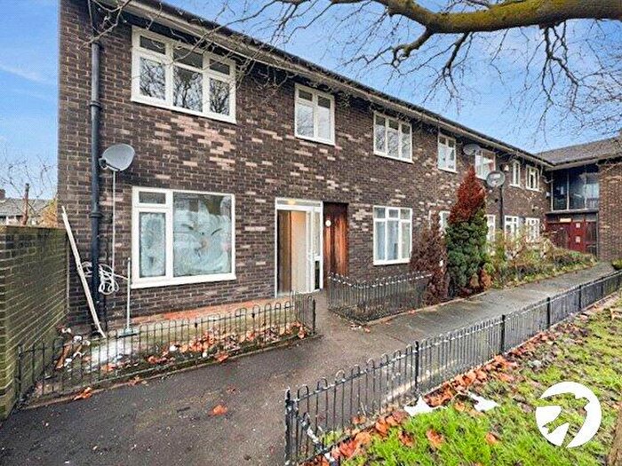3 Bedroom End Of Terrace House To Rent In Aberford Gardens, London, SE18