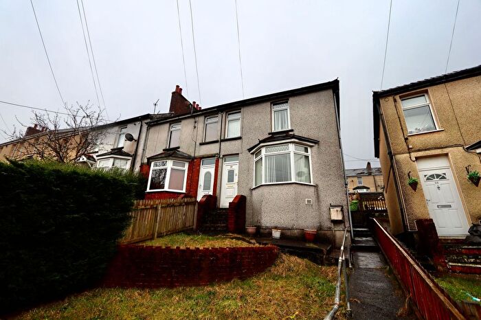 3 Bedroom Semi-Detached House For Sale In Abernant Road, Markham, NP12